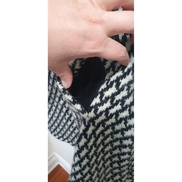 Womens Alexandra Bartlett black/white houndstooth wrap sweater classic - Picture 7 of 12